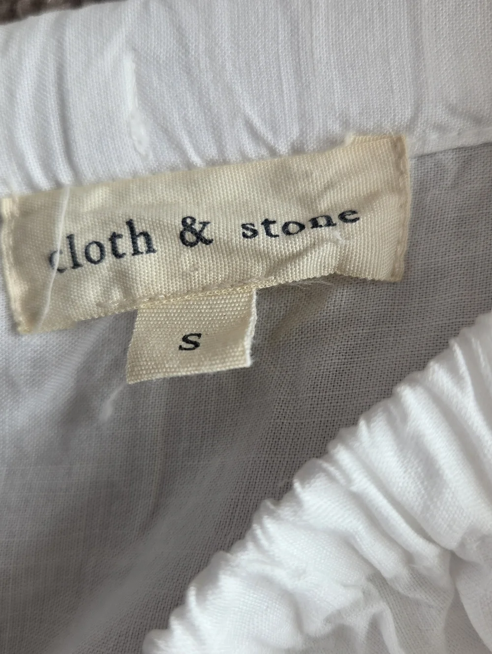 Cloth & Stone Anthropologie White‎ Off the Shoulder Small Top Fray Hem Tencel